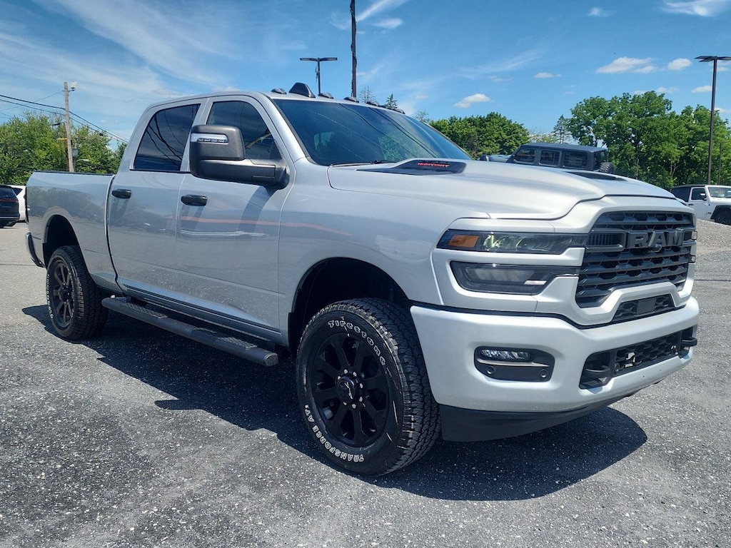 New 2026 Ram 2500 BLACK EXPRESS CREW CAB 4X4 6'4 BOX Pickup
