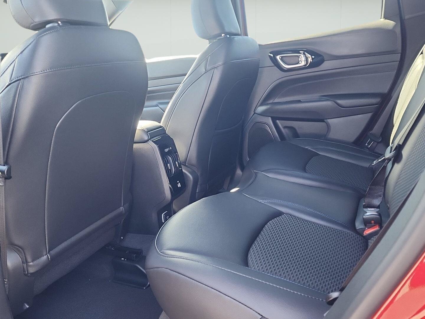 2026 Jeep Compass Altitude Special Edition - Photo 12