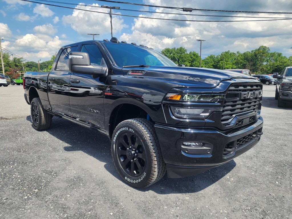 New 2026 Ram 2500 BIG HORN CREW CAB 4X4 6'4 BOX Pickup