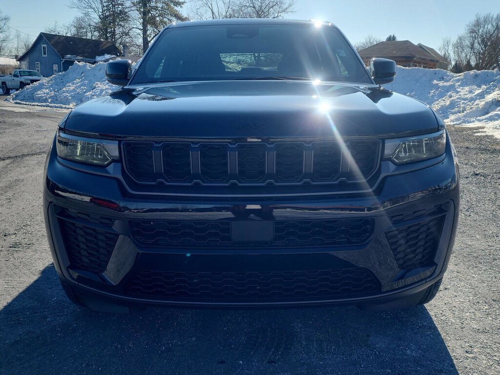 New 2026 Jeep Grand Cherokee LAREDO ALTITUDE 4X4 Sport Utility