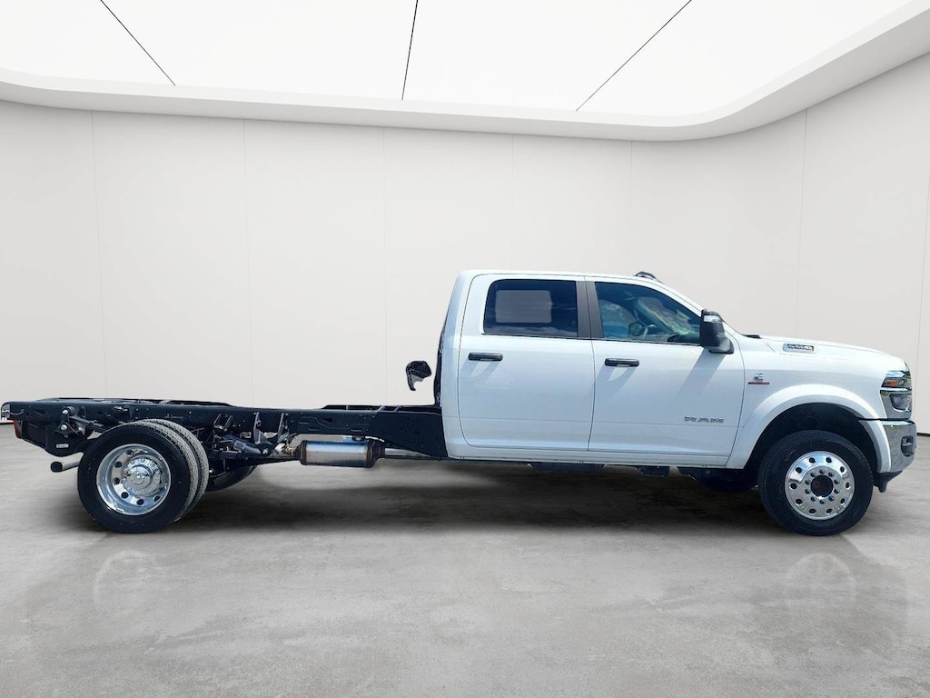 New 2026 Ram 5500 Chassis Cab BIG HORN CREW 4X4 84' CA Pickup