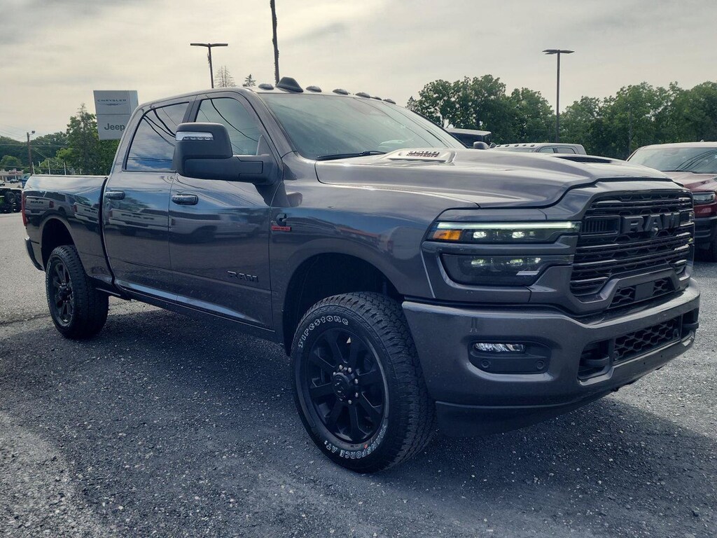 New 2026 Ram 3500 LARAMIE CREW CAB 4X4 6'4 BOX Pickup