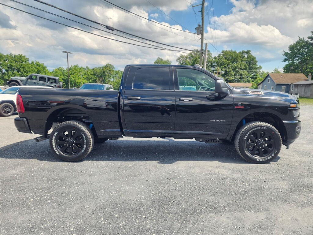 New 2026 Ram 2500 BIG HORN CREW CAB 4X4 6'4 BOX Pickup