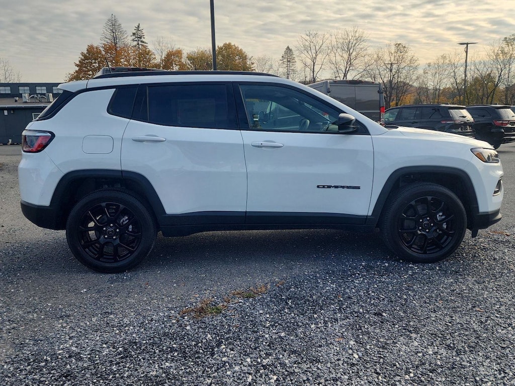 New 2026 Jeep Compass LATITUDE ALTITUDE 4X4 Sport Utility