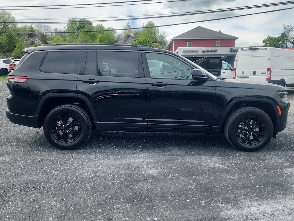 New 2026 Jeep Grand Cherokee L LAREDO ALTITUDE 4X4 Sport Utility