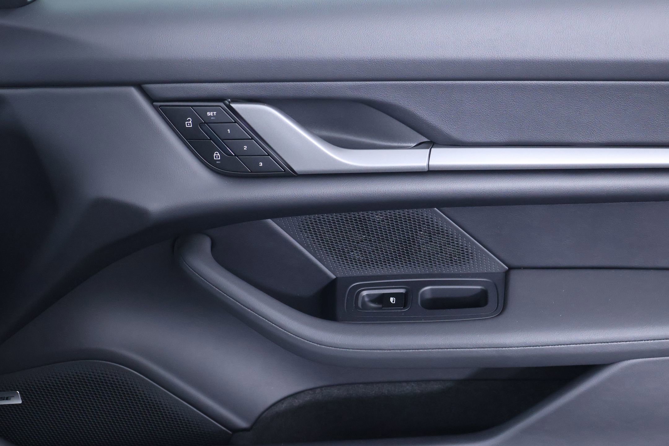 2025 Porsche Taycan Base - Photo 20