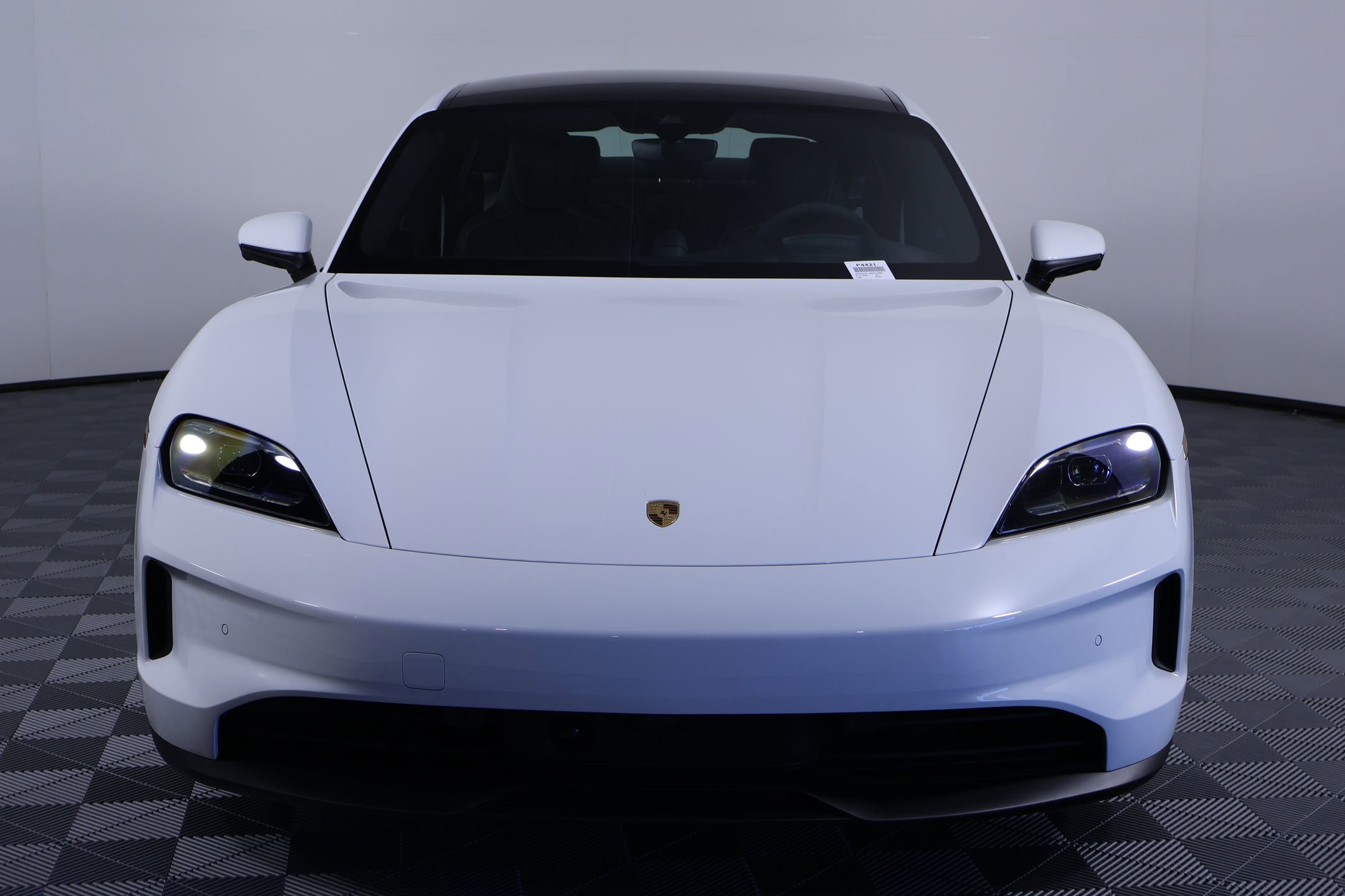 2025 Porsche Taycan Base - Photo 10
