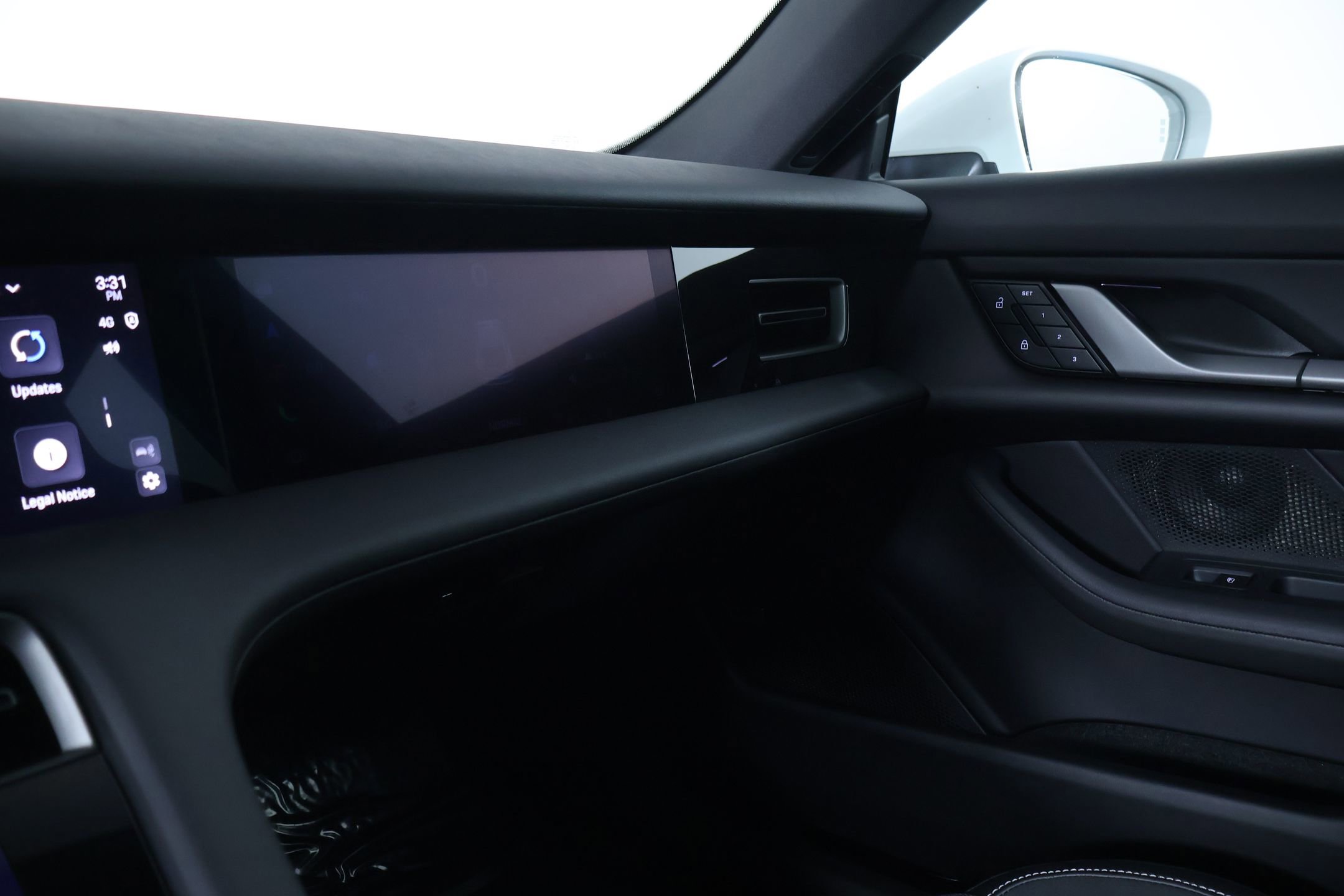 2025 Porsche Taycan Base - Photo 19