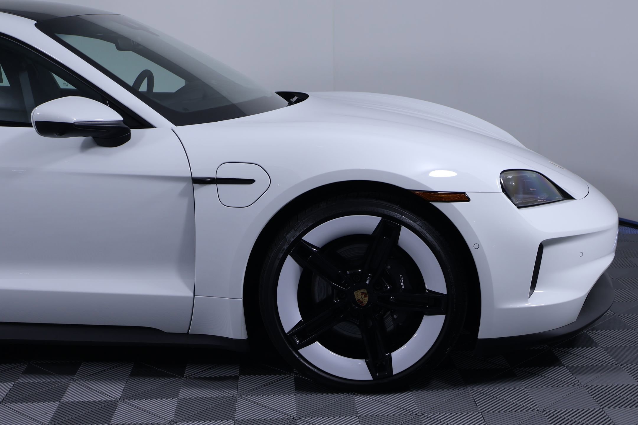 2025 Porsche Taycan Base - Photo 12