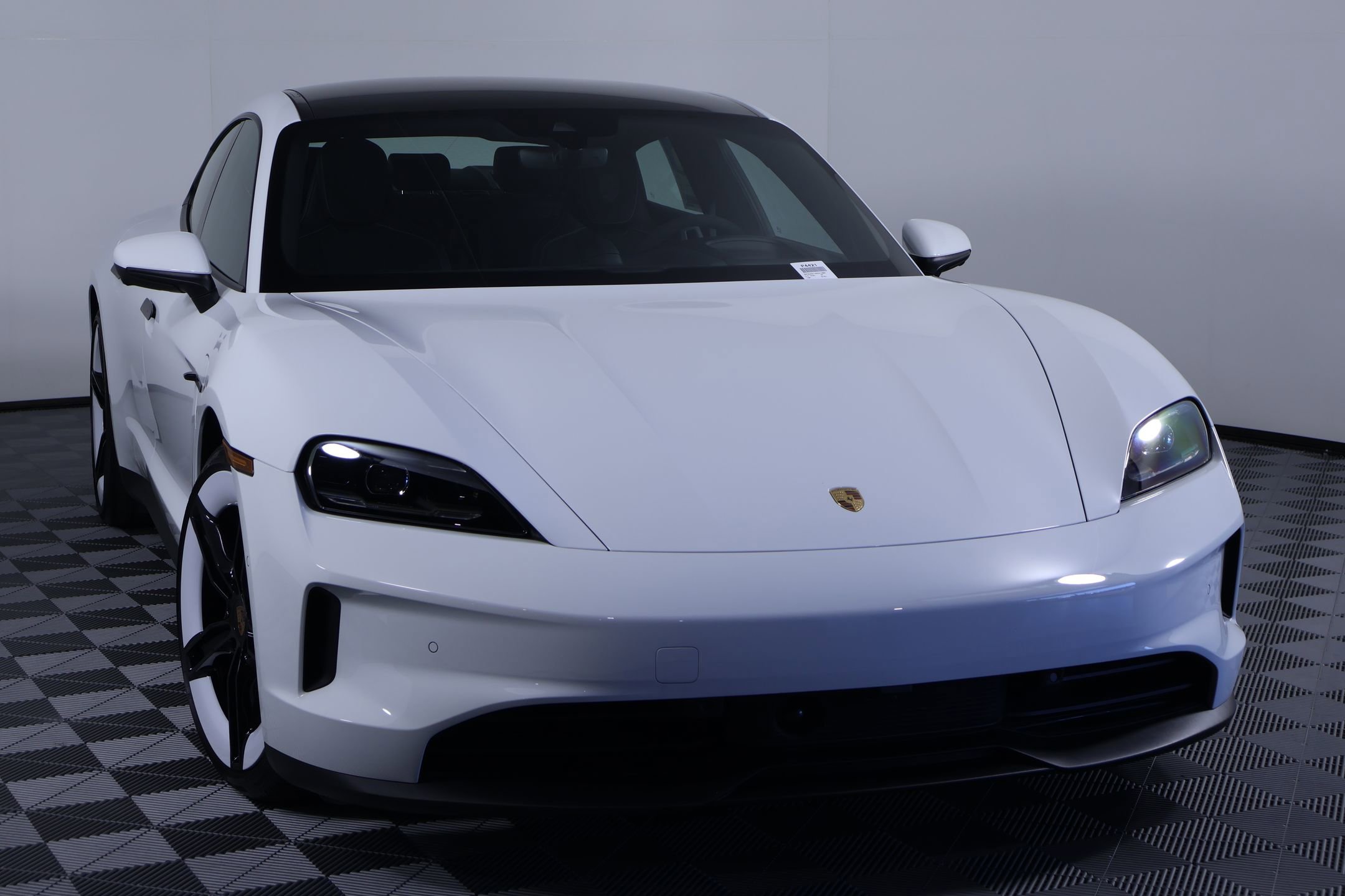 2025 Porsche Taycan Base - Photo 9