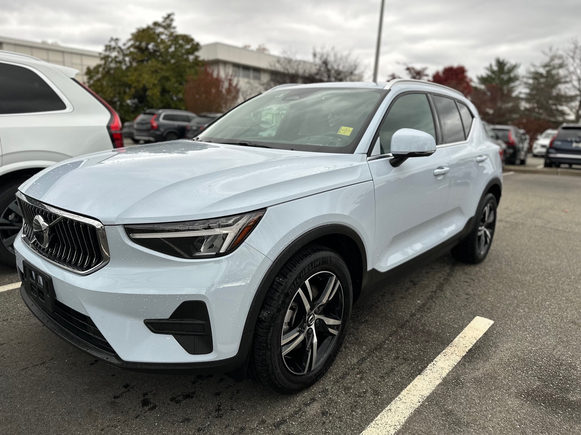 2025 Volvo XC40 Core photo 2