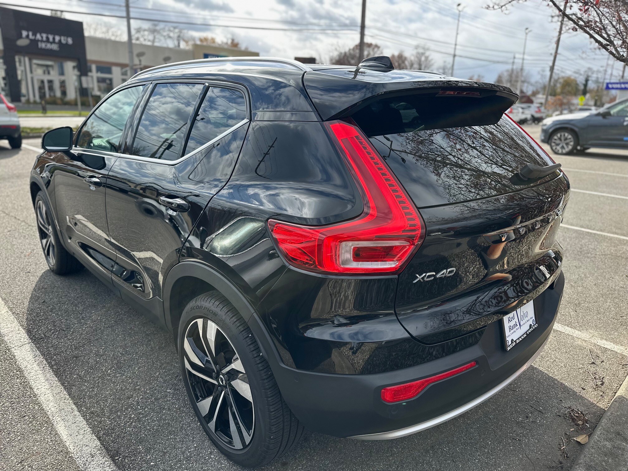 2025 Volvo XC40 Plus photo 4