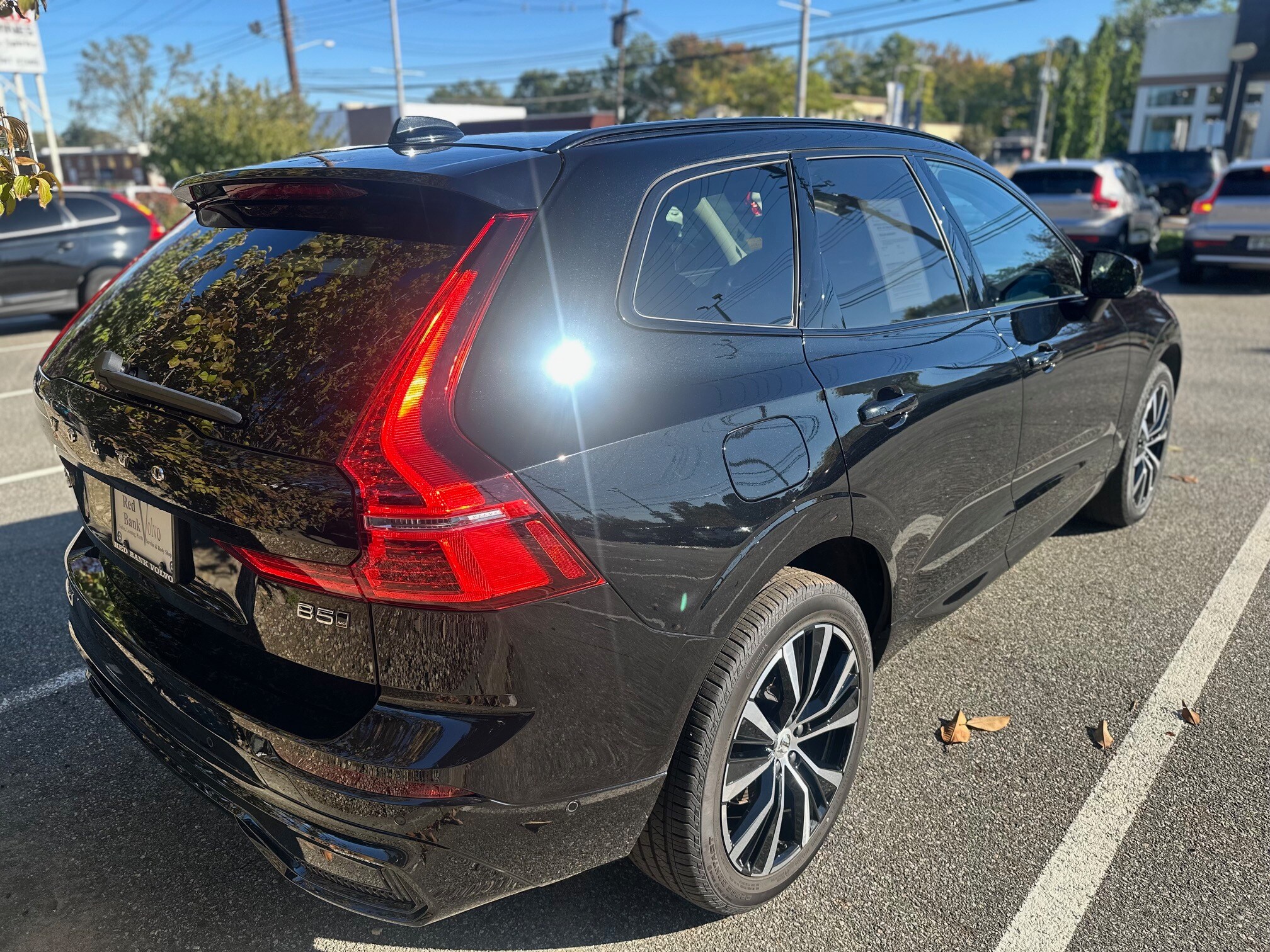 2025 Volvo XC60 B5 Plus photo 4