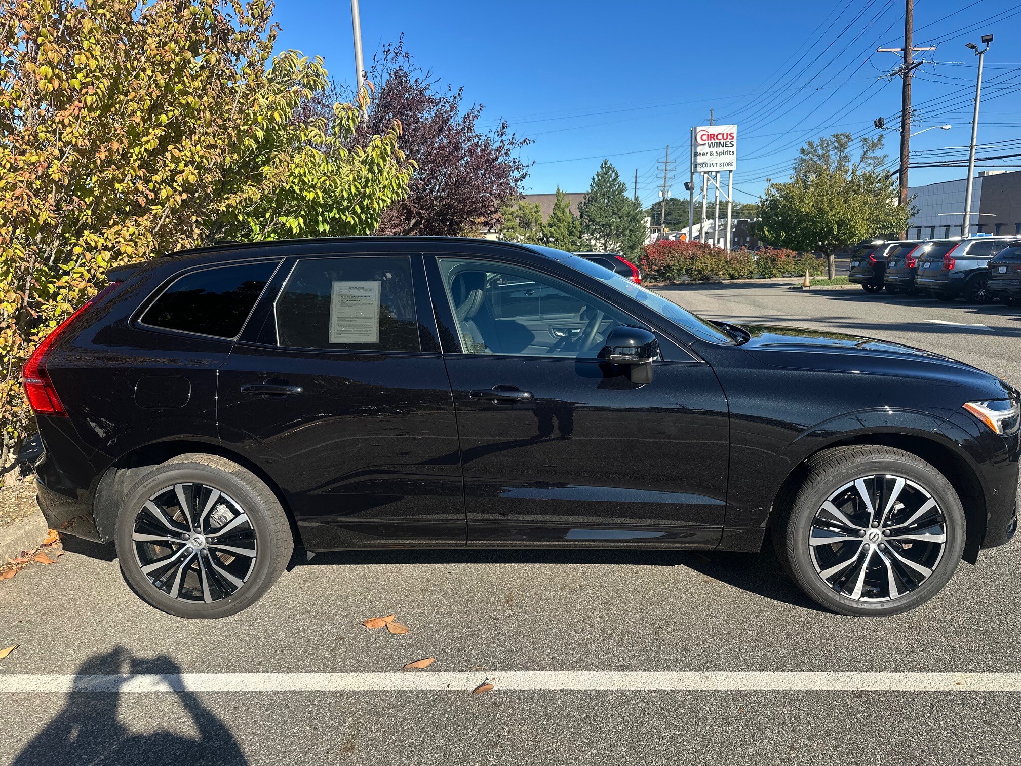 2025 Volvo XC60 B5 Plus photo 3