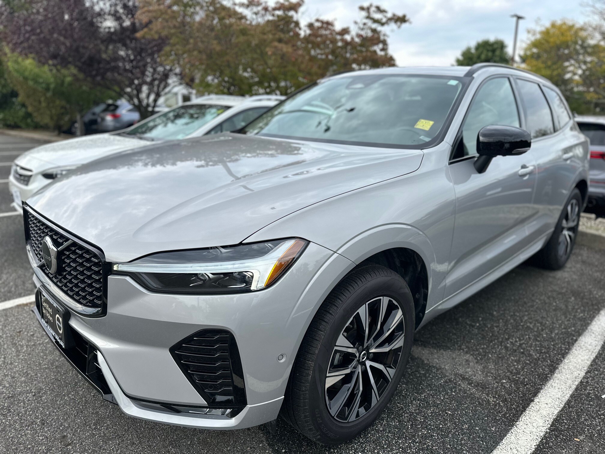 2025 Volvo XC60 B5 Plus photo 2