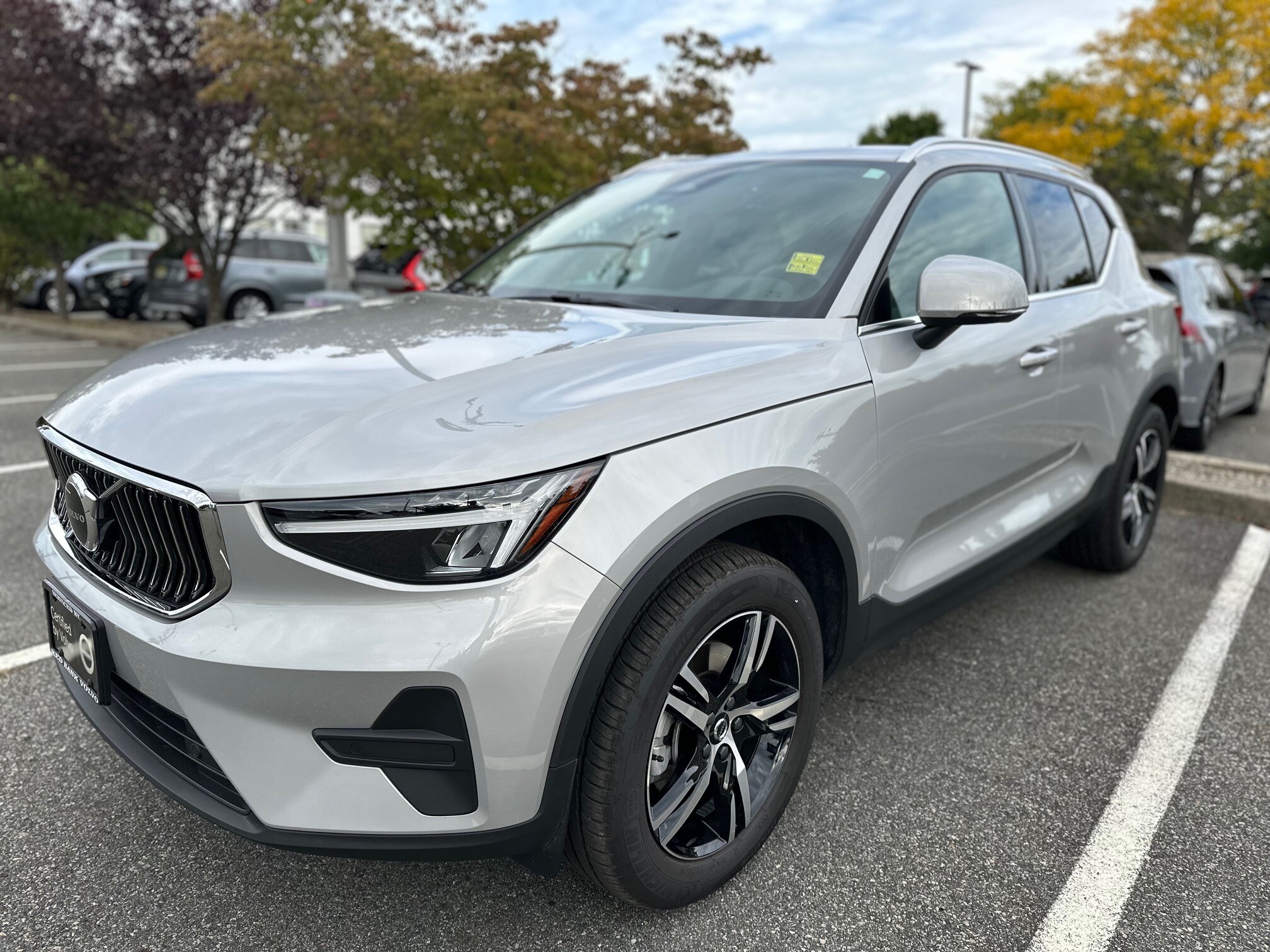 2025 Volvo XC40 Core photo 2