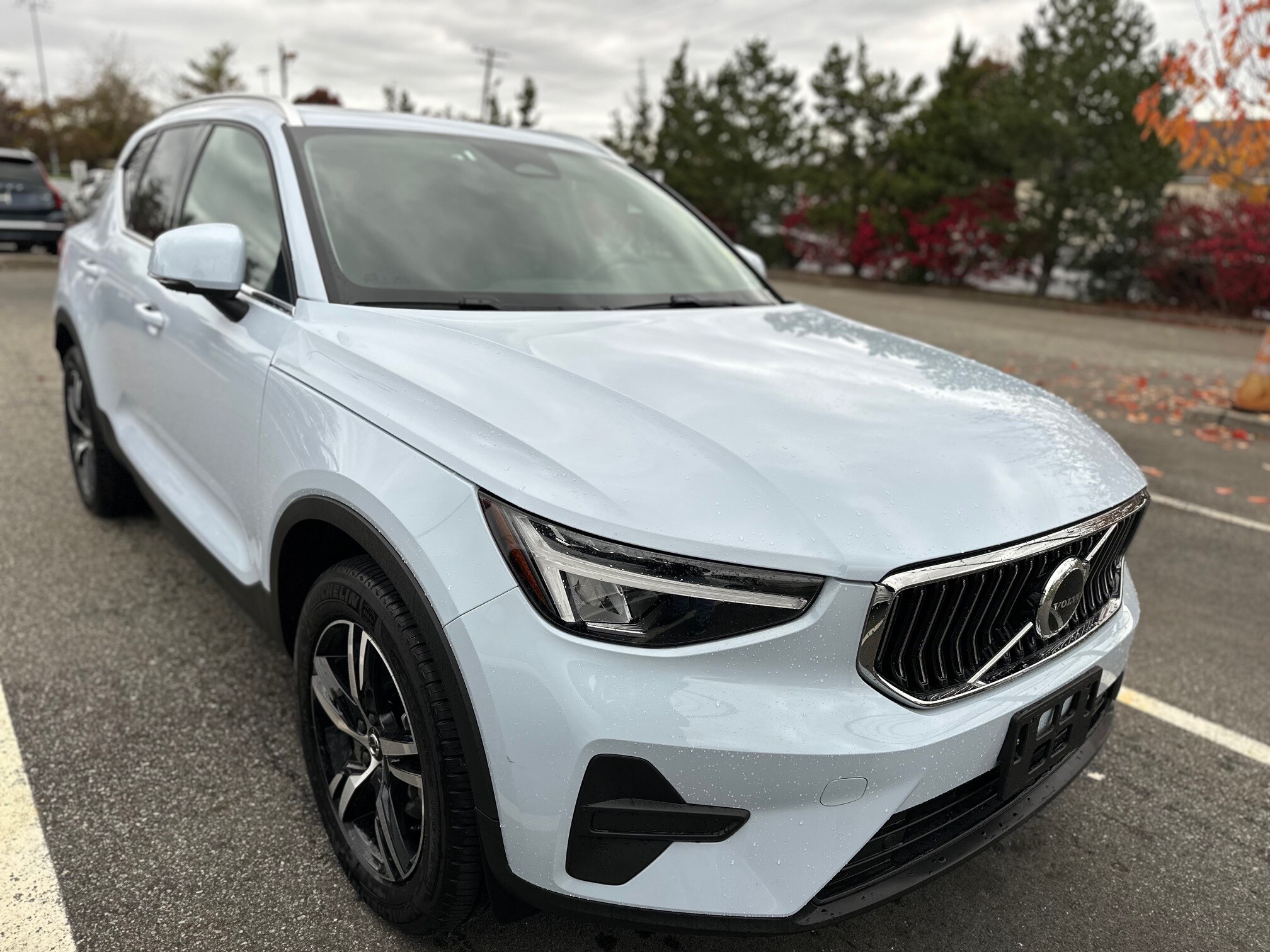 2025 Volvo XC40 Core photo 3