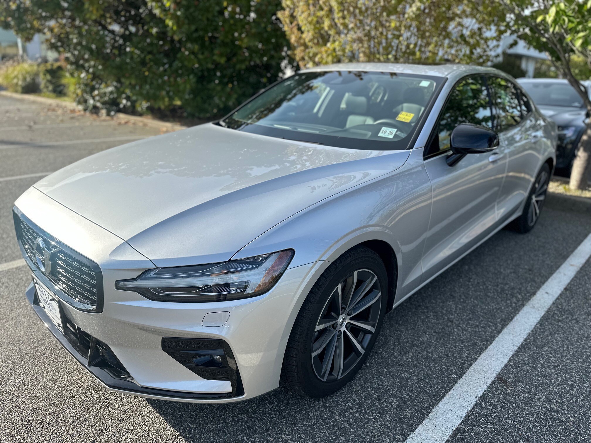 2022 Volvo S60 B5 Momentum photo 3