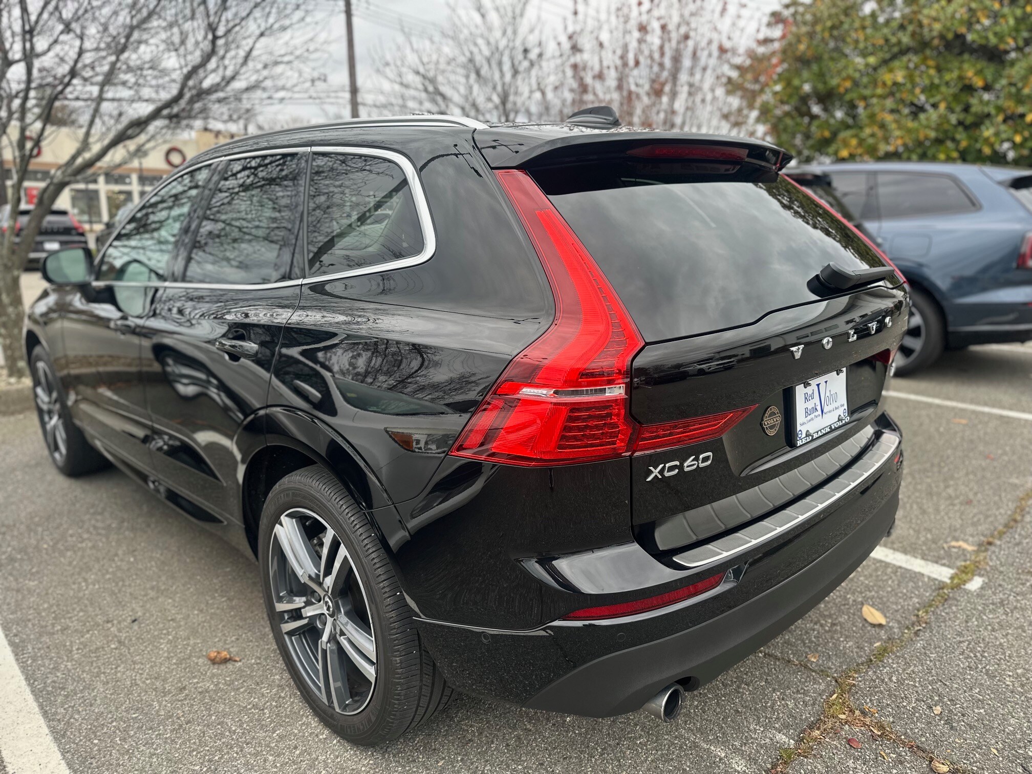 2019 Volvo XC60 T6 Momentum photo 2