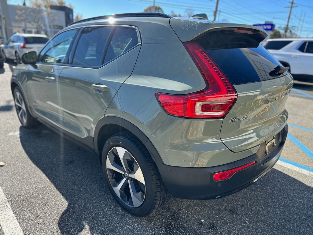 Used 2023 Volvo XC40 B5 AWD Plus Dark SUV