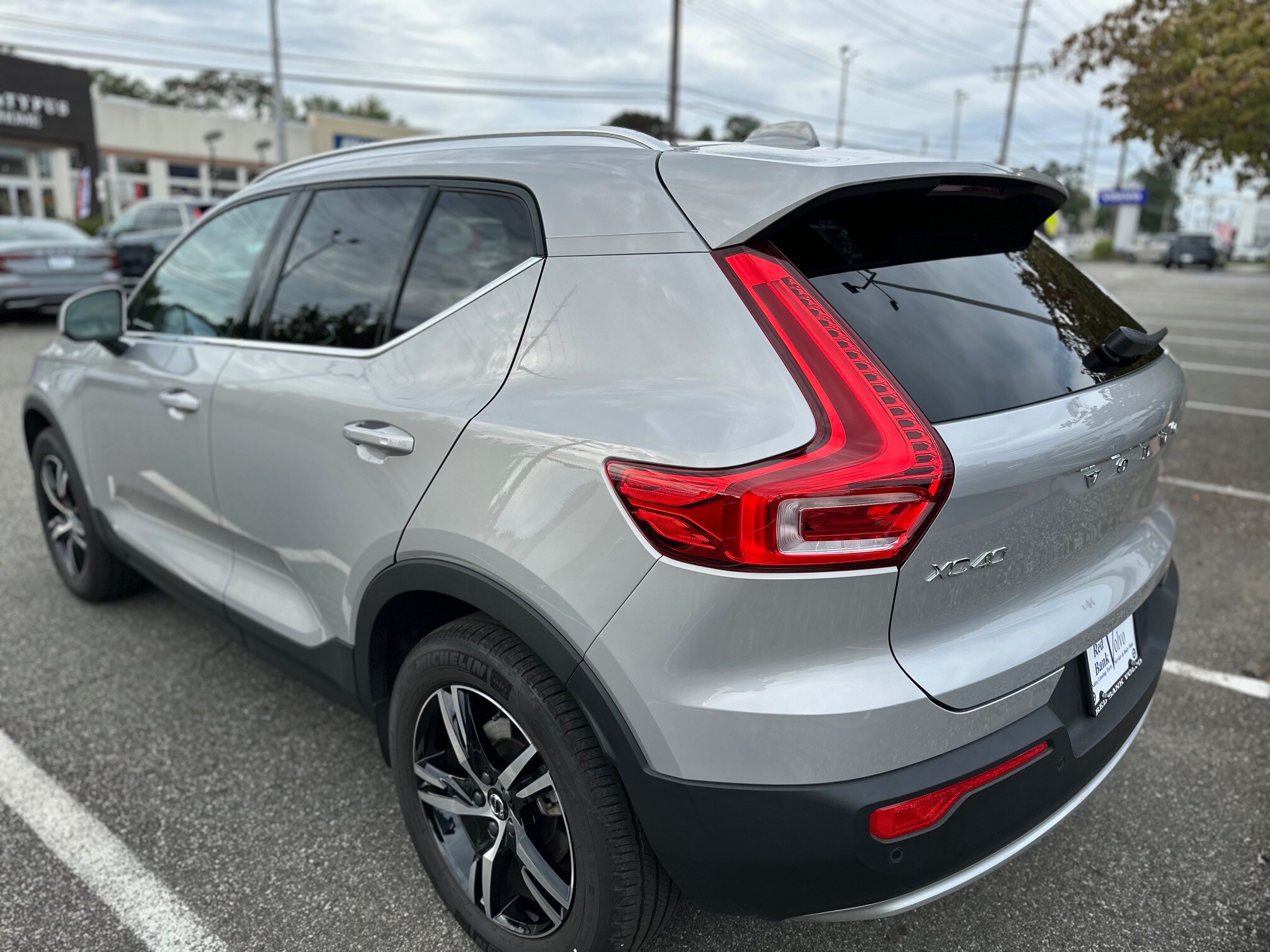 2025 Volvo XC40 Core photo 3