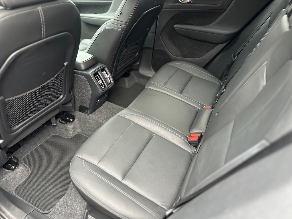 Certified 2025 Volvo XC40 B5 Plus Dark Theme SUV