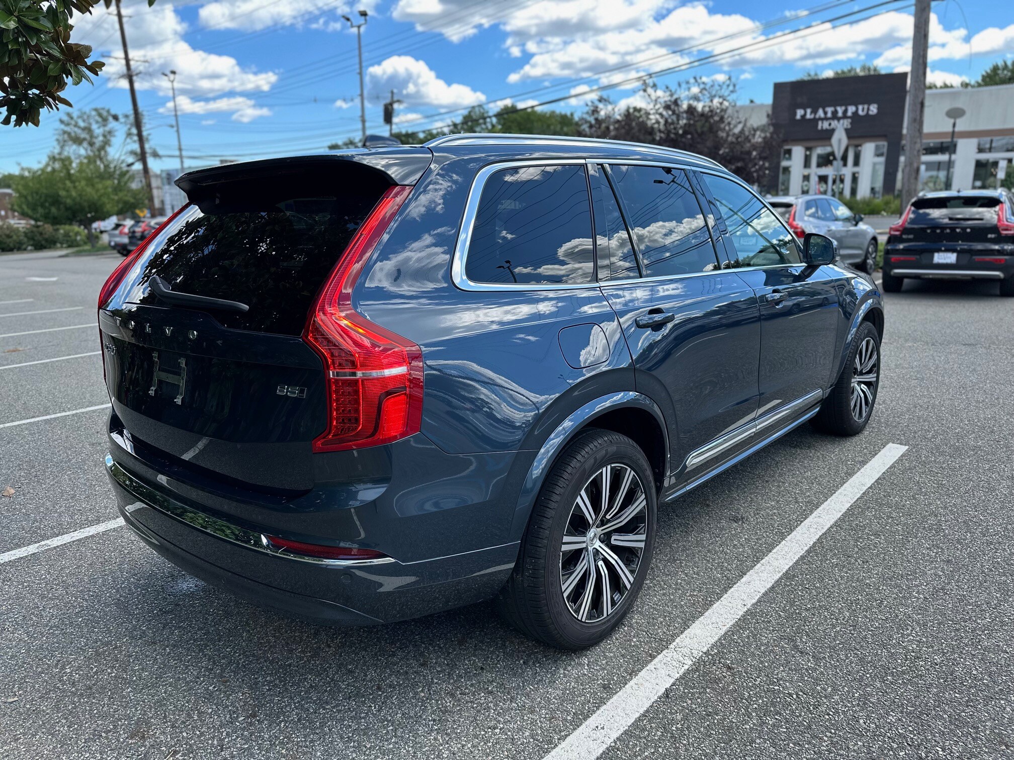 2025 Volvo XC90 B5 Core photo 2