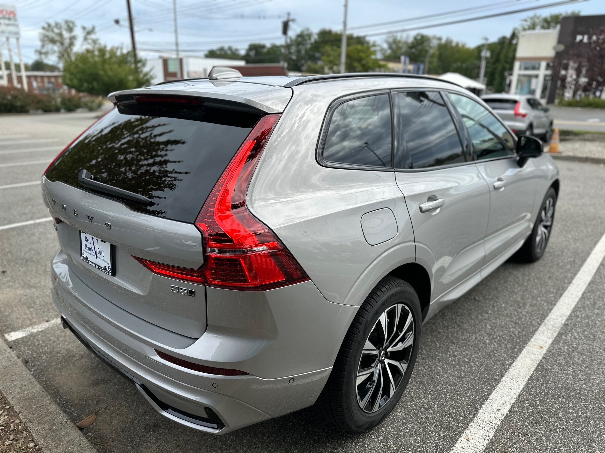 2025 Volvo XC60 B5 Plus photo 3