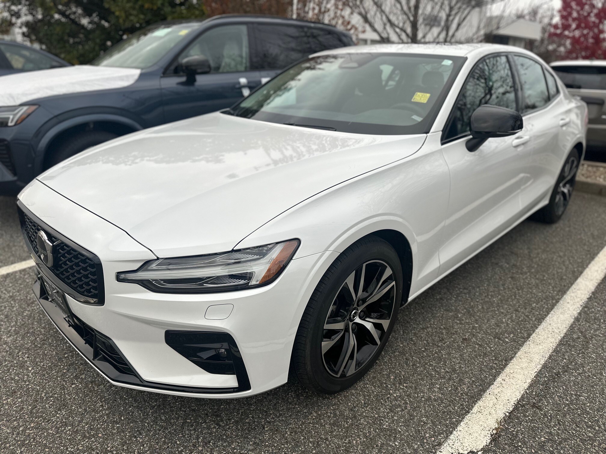 2025 Volvo S60 B5 AWD photo 3