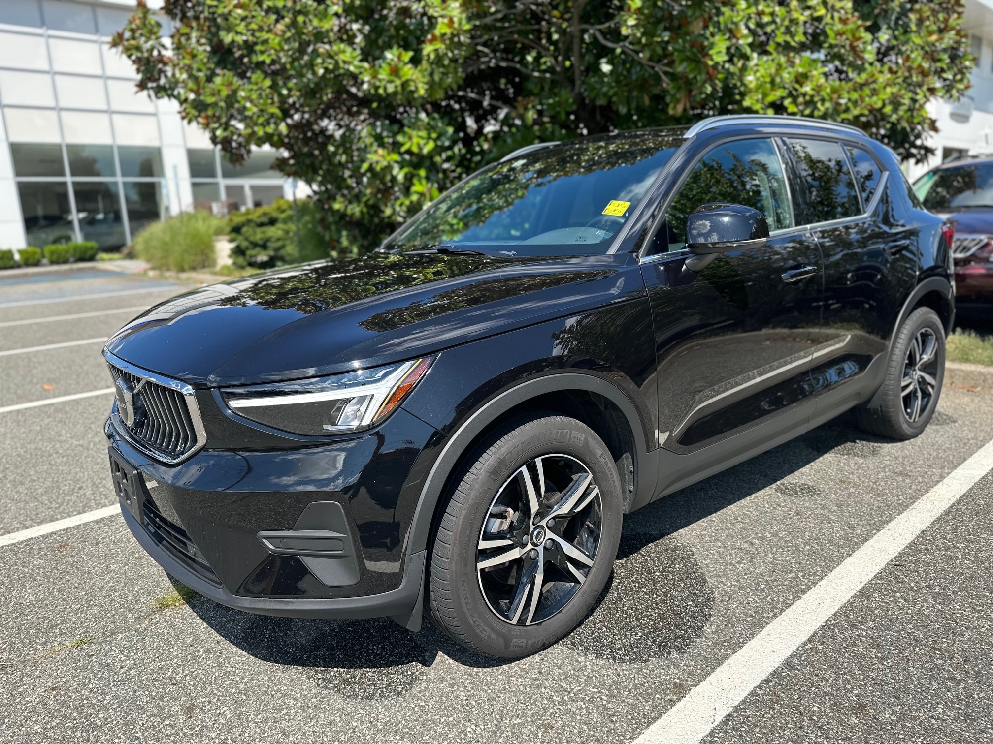 2025 Volvo XC40 B5 Core Bright Theme