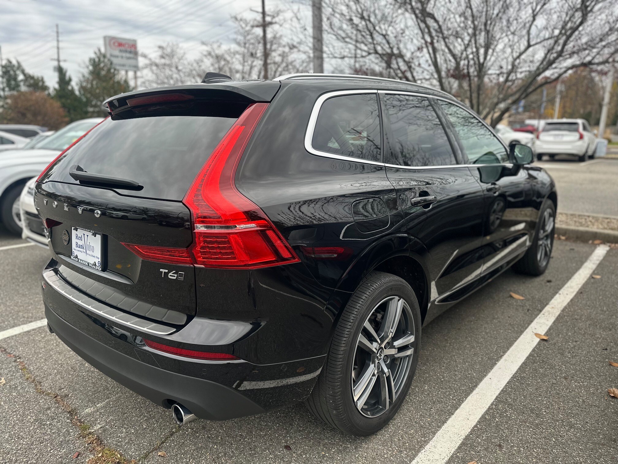 2019 Volvo XC60 T6 Momentum photo 3