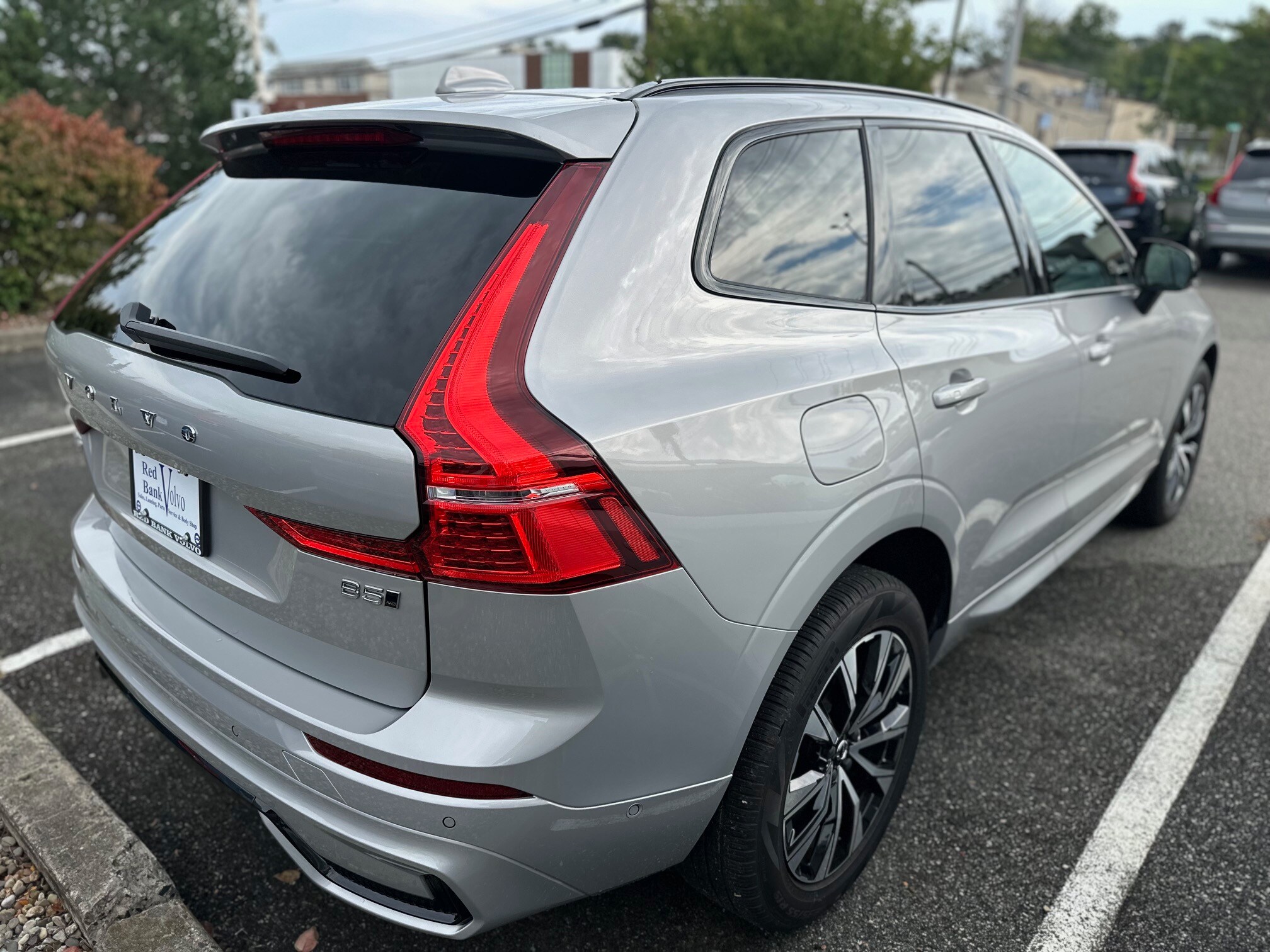 2025 Volvo XC60 B5 Plus photo 4
