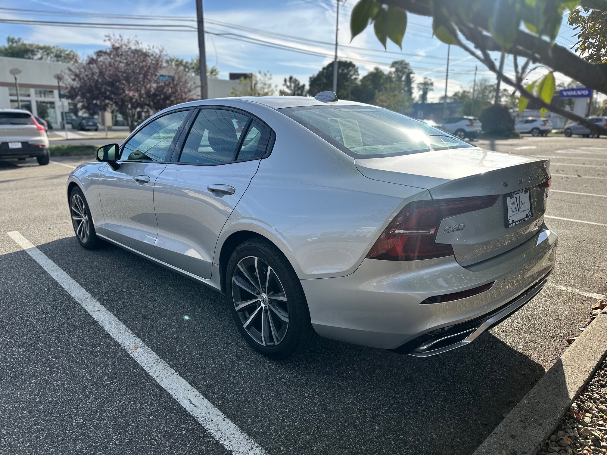 2022 Volvo S60 B5 Momentum photo 4