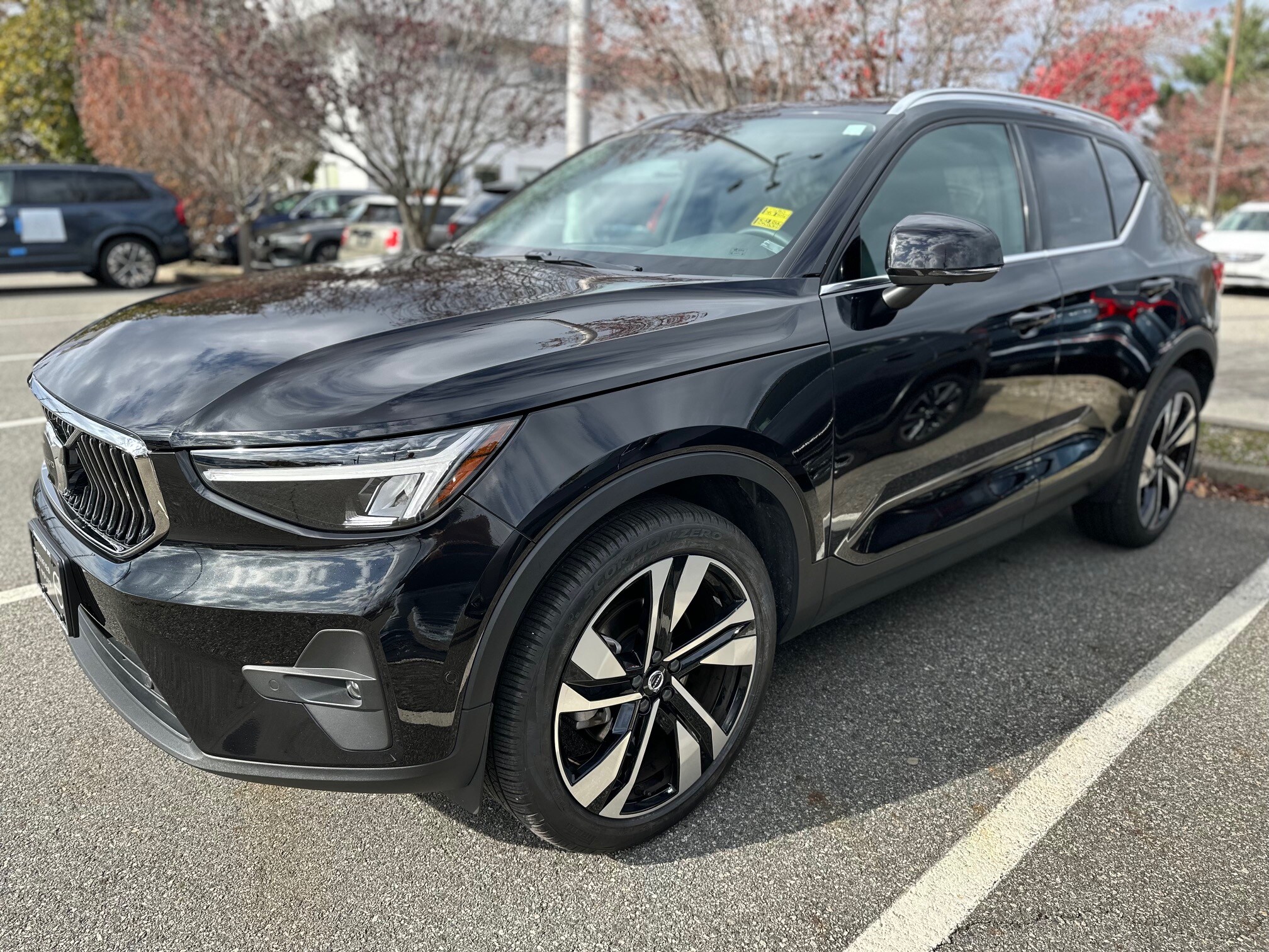 2025 Volvo XC40 Plus photo 3