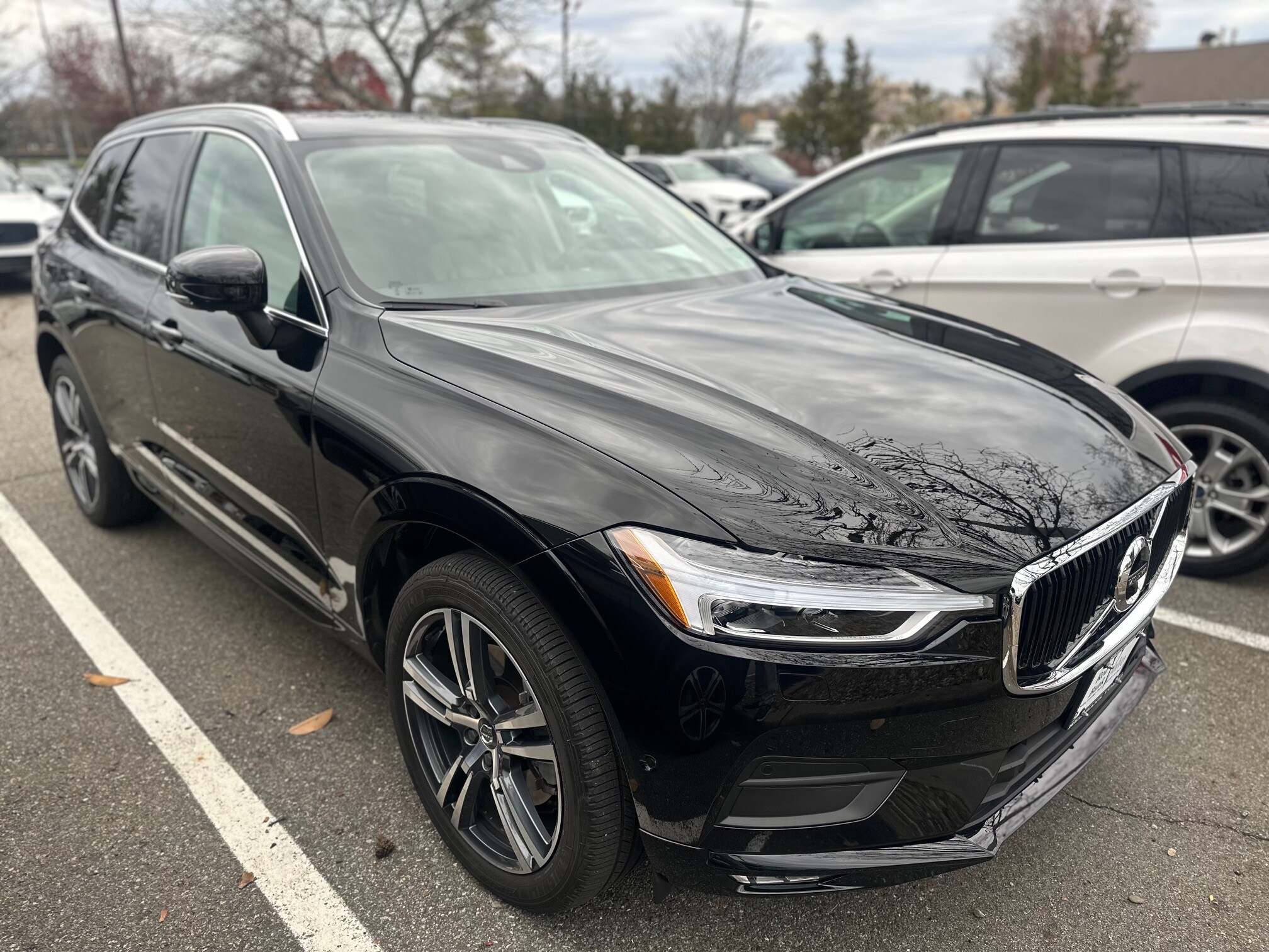 2019 Volvo XC60 T6 Momentum photo 4