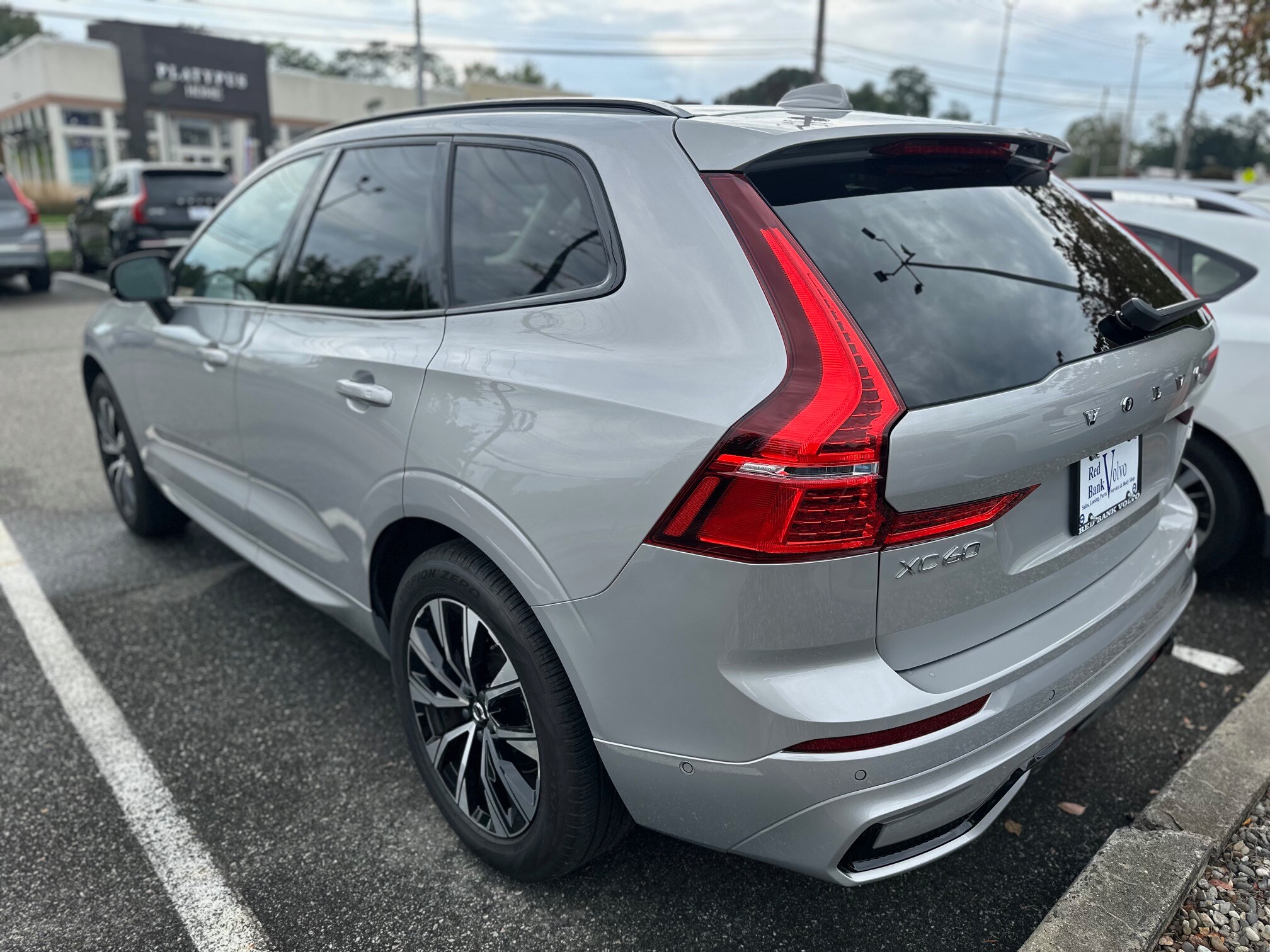 2025 Volvo XC60 B5 Plus photo 3