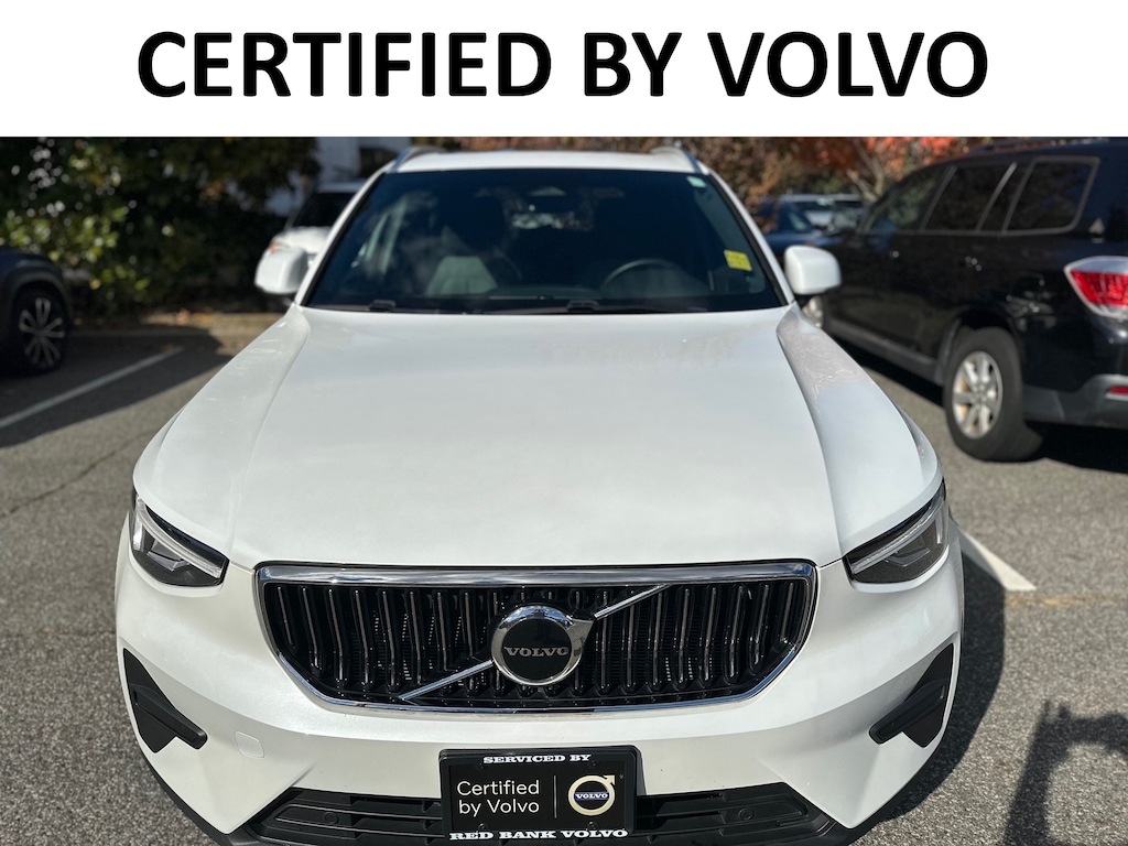 Certified 2025 Volvo XC40 B5 Panoramic roof SUV