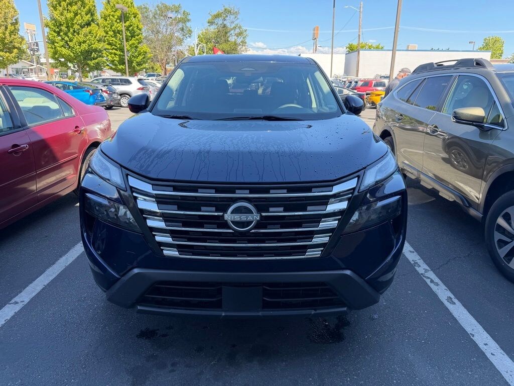 Used 2024 Nissan Rogue SV SUV