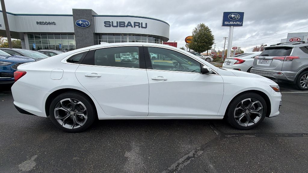 2023 Chevrolet Malibu 1LT photo 3