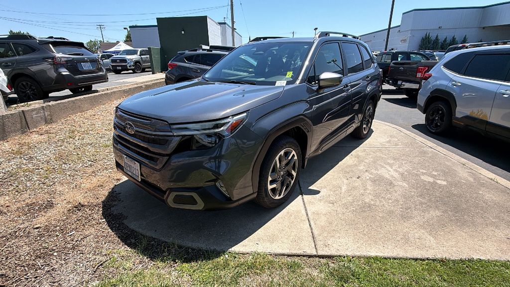 2025 Subaru Forester Limited's photo