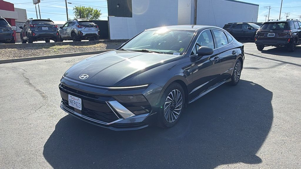 2025 Hyundai Sonata SEL's photo