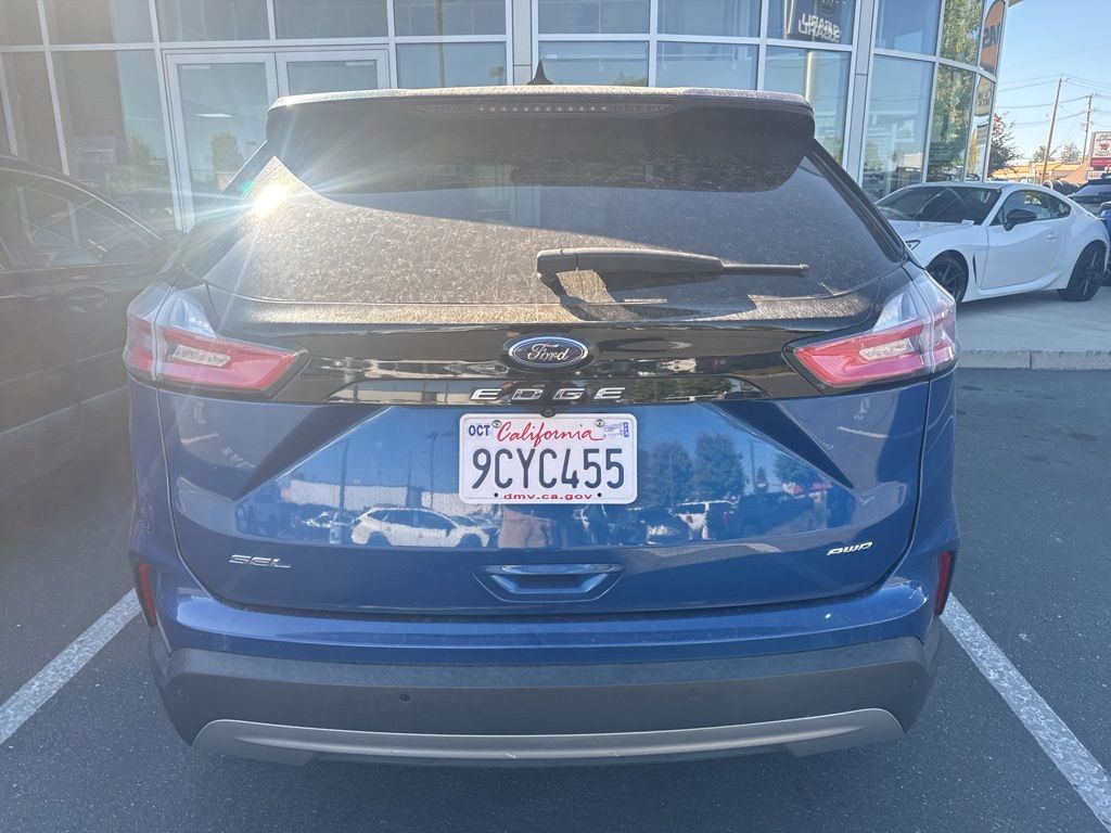 2022 Ford Edge SEL photo 3
