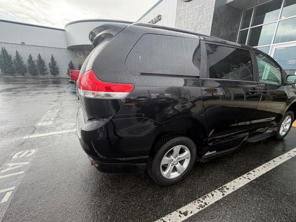Used 2014 Toyota Sienna LE Mobility Auto Access Minivan/Van
