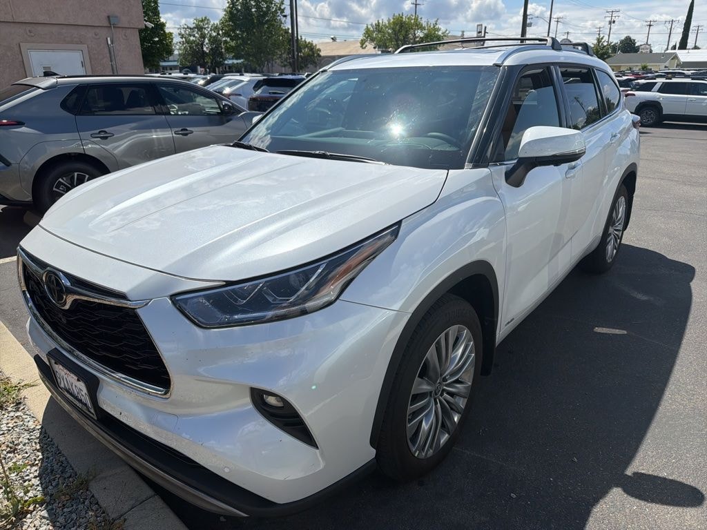 Used 2026 Toyota Highlander Hybrid Platinum SUV