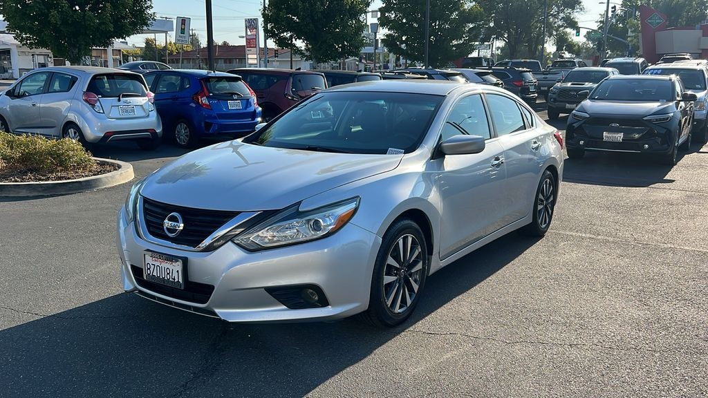 Used 2017 Nissan Altima 2.5 SV Sedan