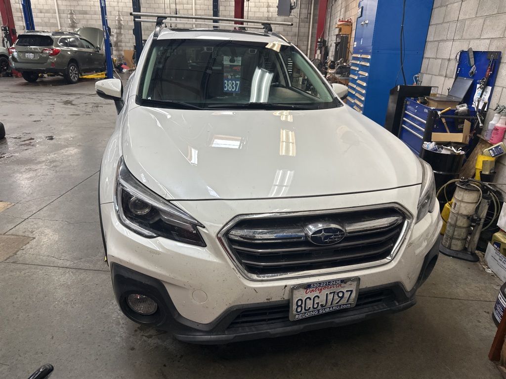 2018 Subaru Outback Touring's photo
