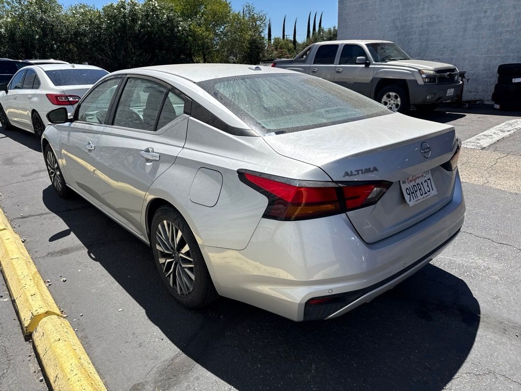 Used 2024 Nissan Altima 2.5 SV Sedan
