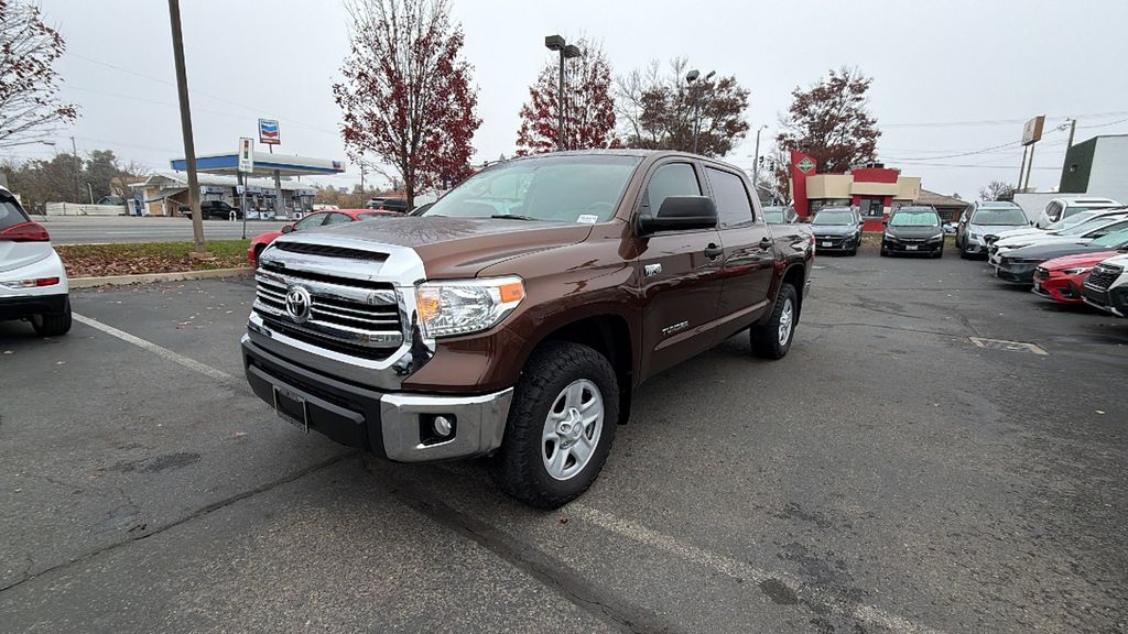 2017 Toyota Tundra SR5's photo