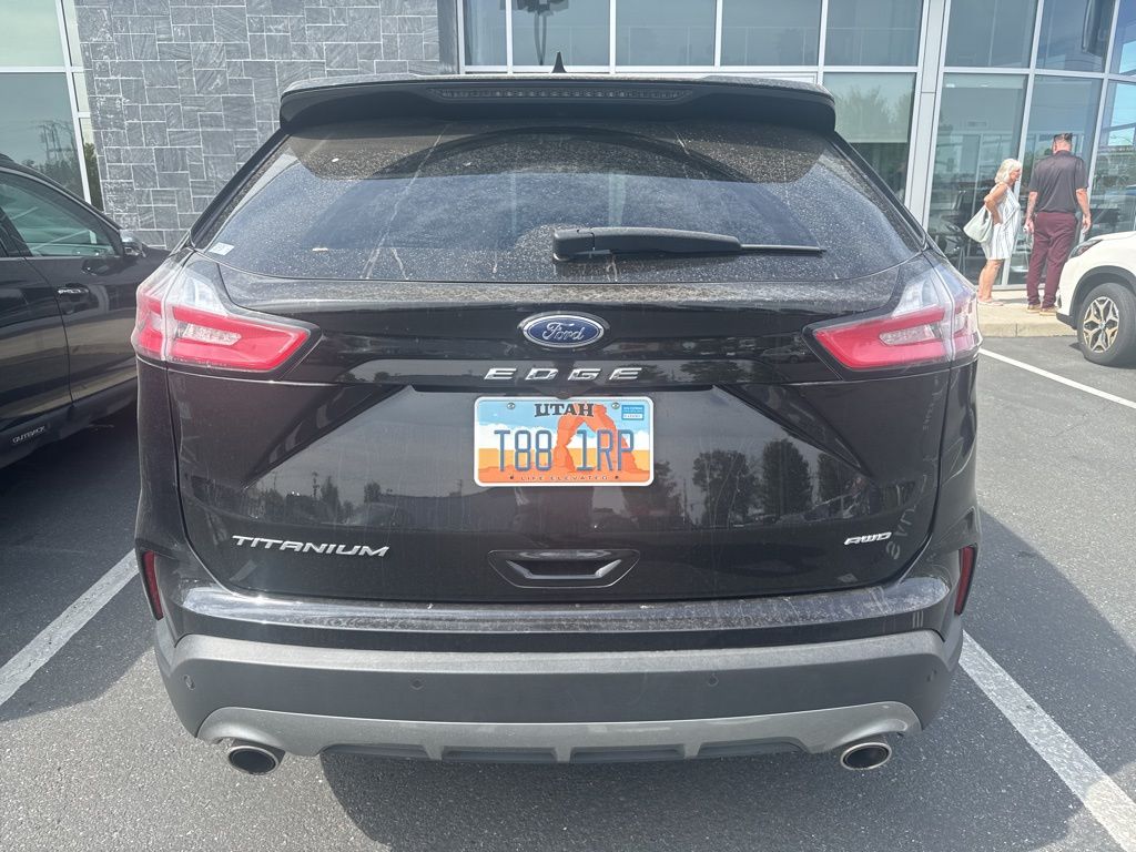2024 Ford Edge Titanium photo 3