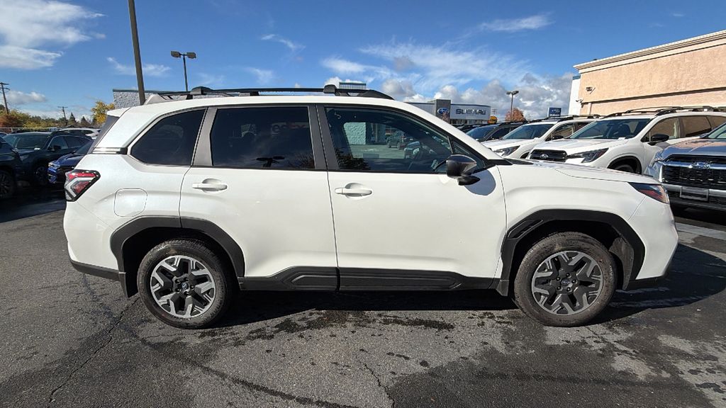 2026 Subaru Forester Premium photo 3